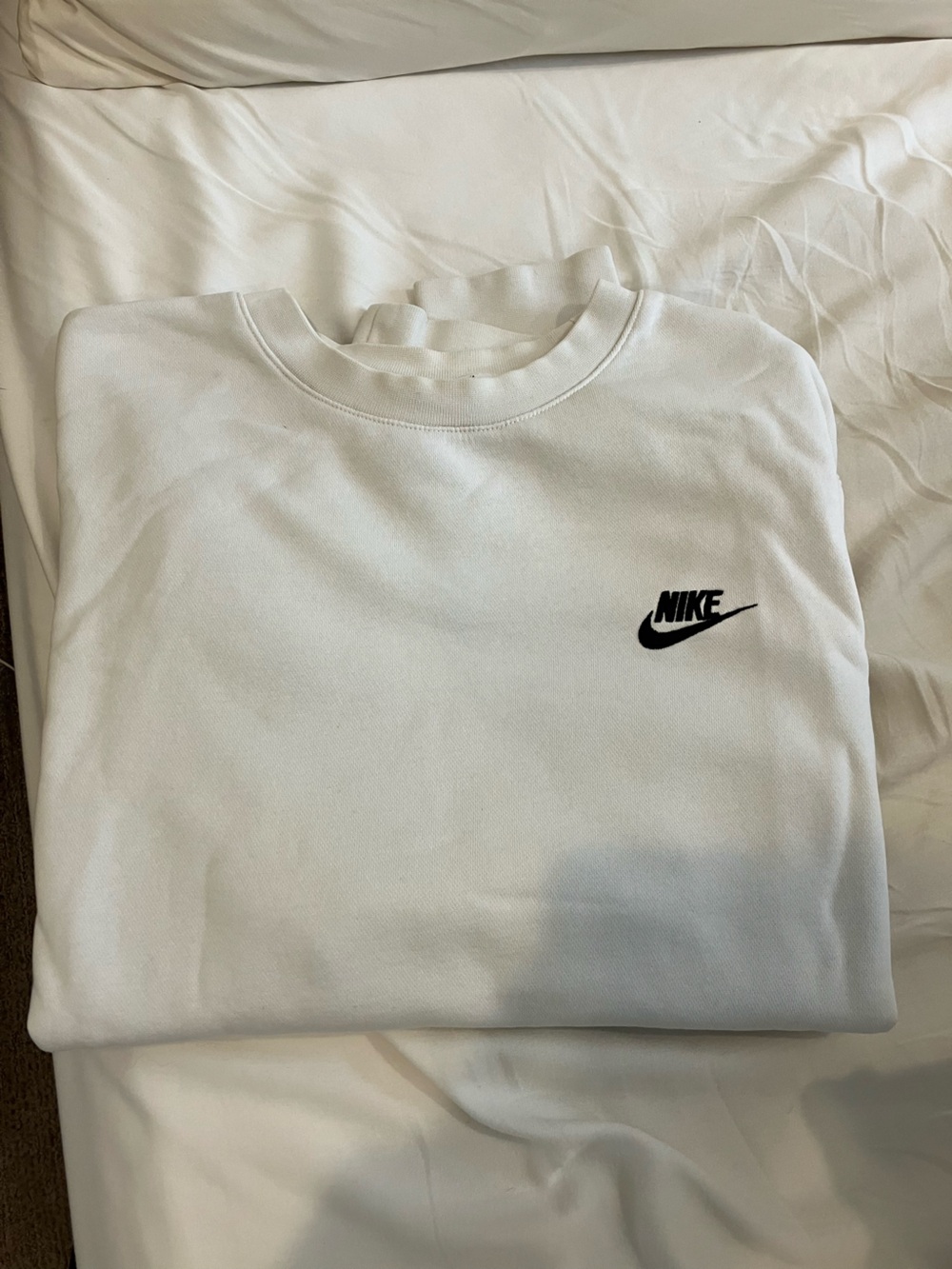 Nike Classic Crewneck - Picture 1 of 3